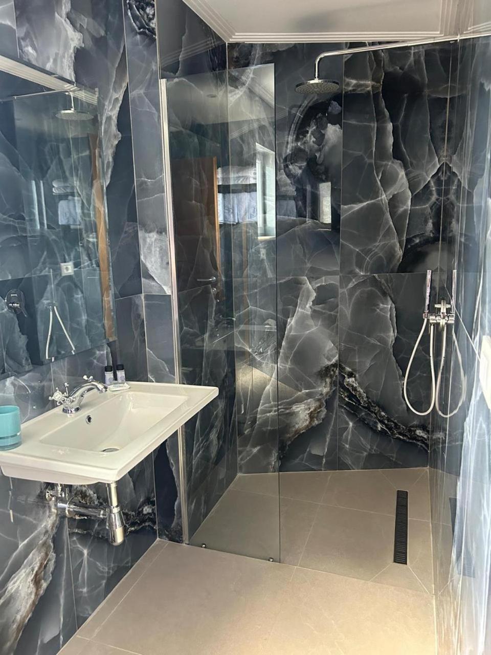 Hotel Borshi מראה חיצוני תמונה